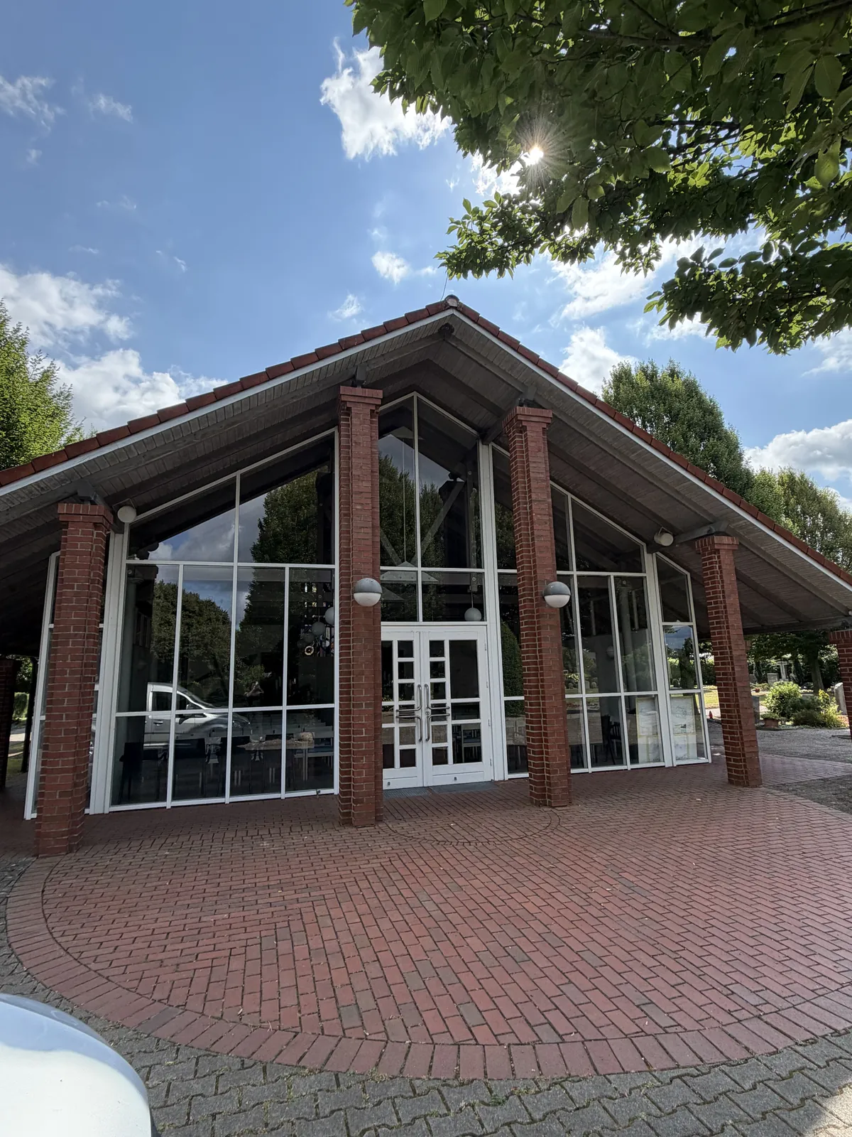 Trauerhalle auf dem Friedhof Buldern