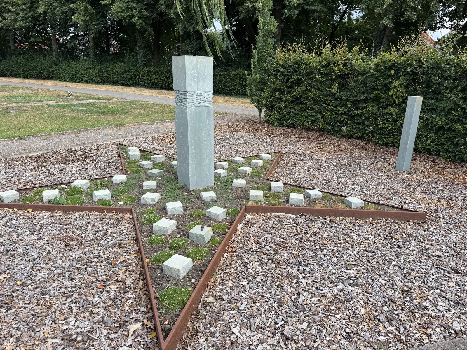 Sternenförmiges Sternenkinderfeld auf dem Friedhof Buldern