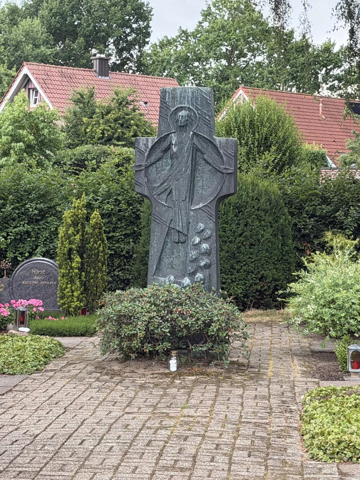 Steinkreuz auf dem Friedhof Merfeld