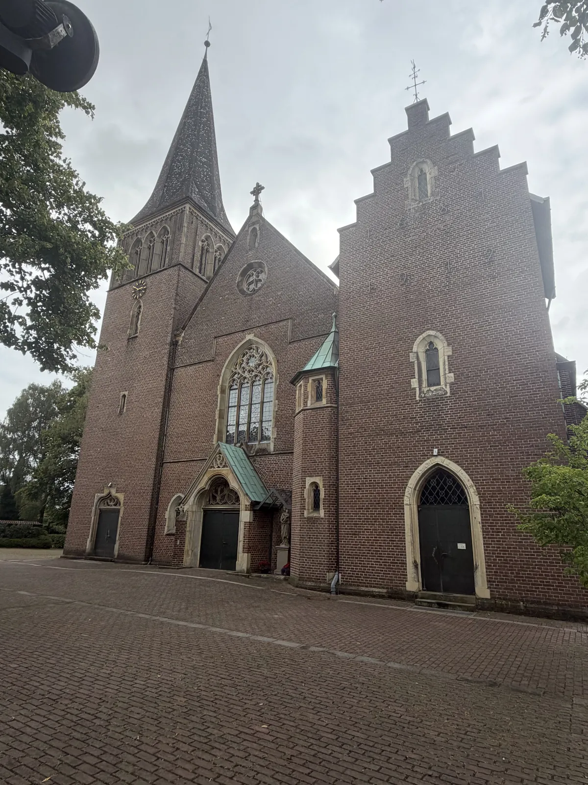 Pfarrkirche St. Agatha in Rorup
